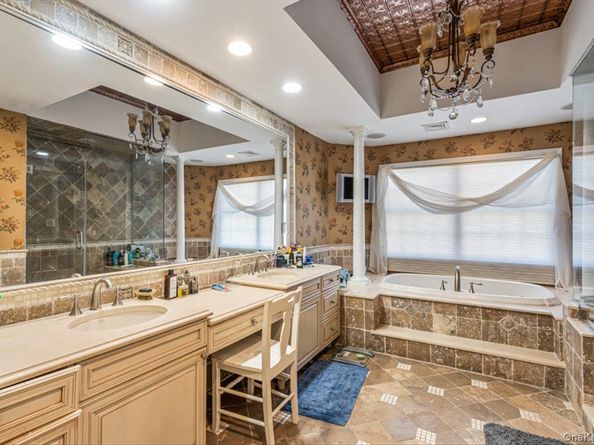 22 Turnberry Court, Dix Hills NY 11746