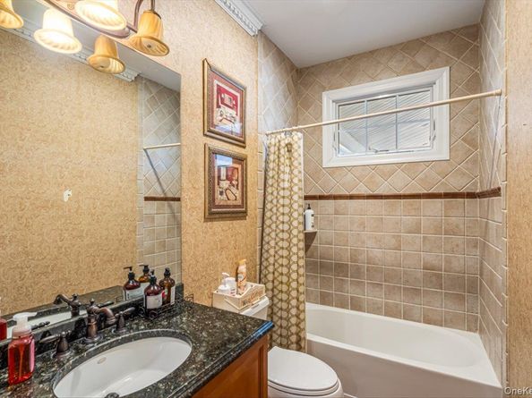 22 Turnberry Court, Dix Hills NY 11746