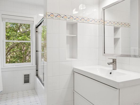 3380 Noyac Road, Sag Harbor NY 11963