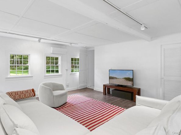 3380 Noyac Road, Sag Harbor NY 11963