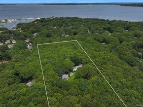 3380 Noyac Road, Sag Harbor NY 11963