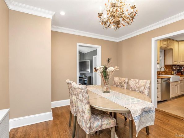 16 Farnum Street, Lynbrook NY 11563