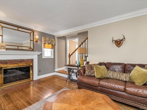 16 Farnum Street, Lynbrook NY 11563