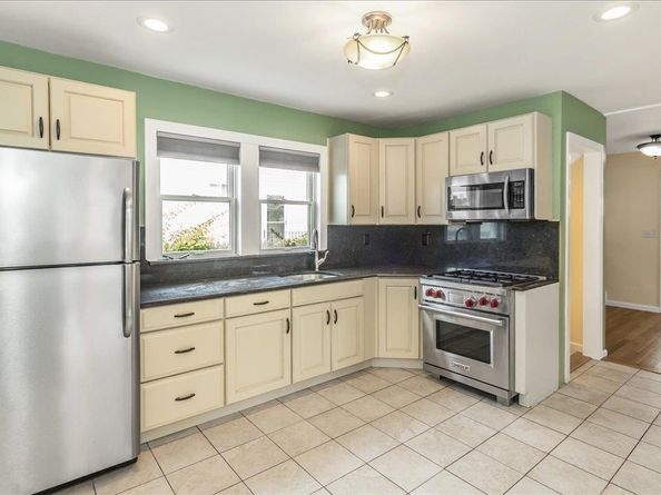129 Elizabeth Street, Farmingdale NY 11735