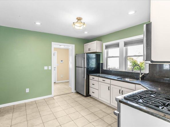 129 Elizabeth Street, Farmingdale NY 11735