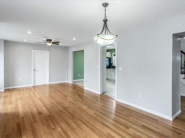 129 Elizabeth Street, Farmingdale NY 11735