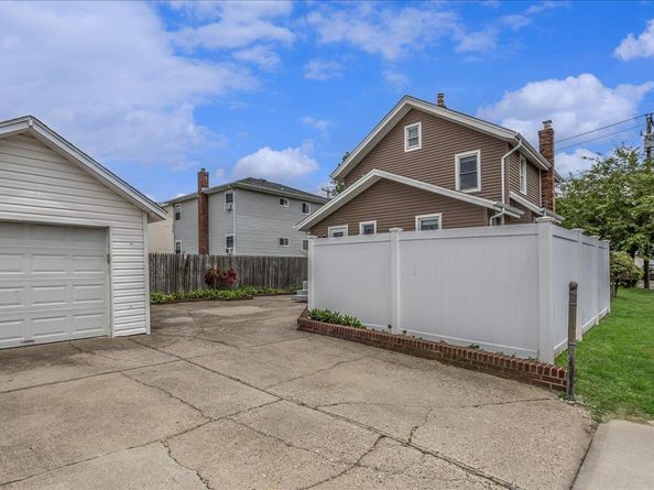 129 Elizabeth Street, Farmingdale NY 11735