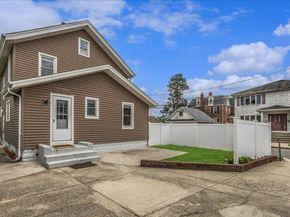 129 Elizabeth Street, Farmingdale NY 11735