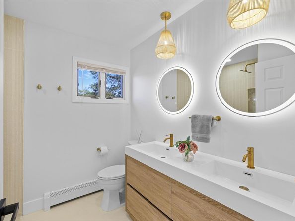13 Bittersweet Avenue S, Hampton Bays NY 11946