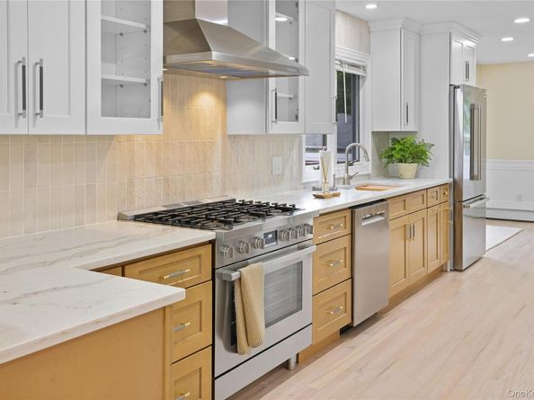 13 Bittersweet Avenue S, Hampton Bays NY 11946