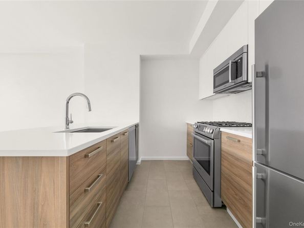 40 Pinehurst Avenue 2A, New York (Manhattan) NY 10033