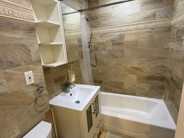 164-22 73rd Ave, Fresh Meadows NY 11366