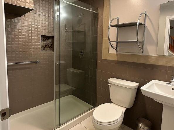 164-22 73rd Ave, Fresh Meadows NY 11366