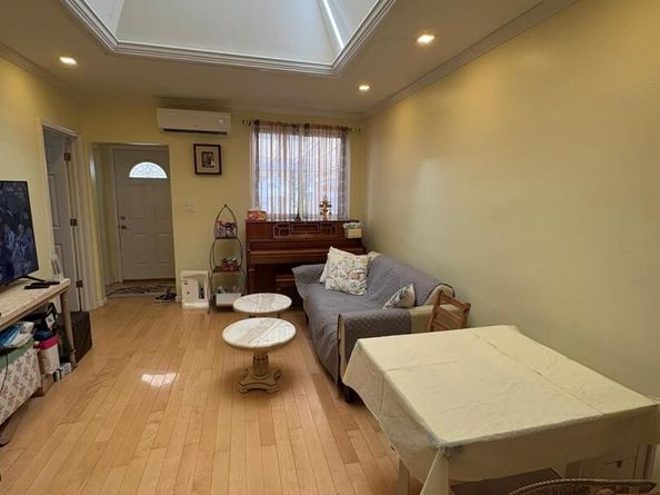164-22 73rd Ave, Fresh Meadows NY 11366