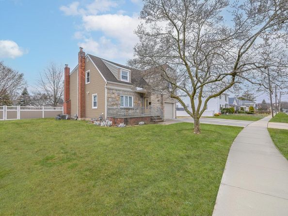 100 Morris Parkway, Valley Stream NY 11580
