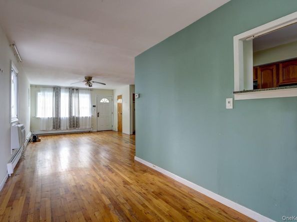 12-67 Waterview Street, Bayswater NY 11691