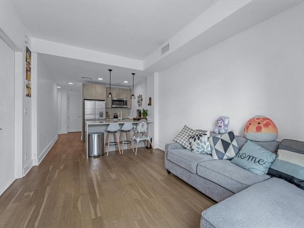 2110 44th Drive 2B, Long Island City NY 11101