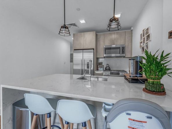 2110 44th Drive 2B, Long Island City NY 11101