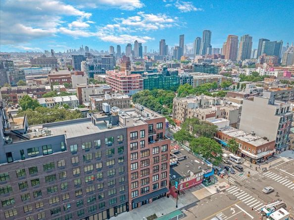 2110 44th Drive 2B, Long Island City NY 11101