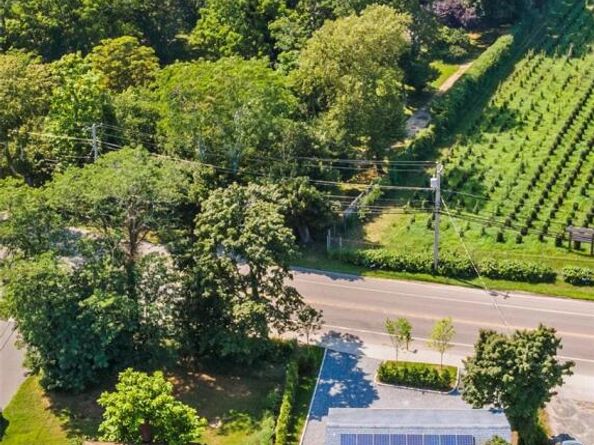 647 Montauk Highway, East Quogue NY 11942