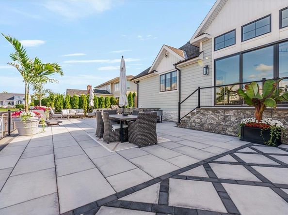 10 Skylark Road, Massapequa Park NY 11762