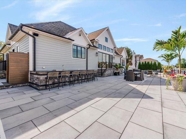 10 Skylark Road, Massapequa Park NY 11762