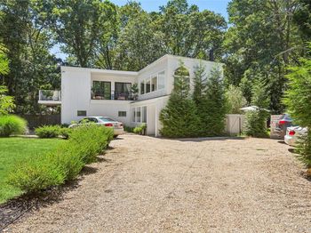 997 Springs Fireplace Road