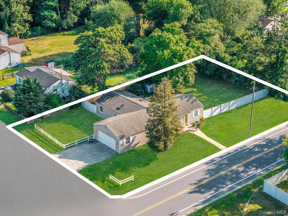 730 Spur Drive N, Bay Shore NY 11706