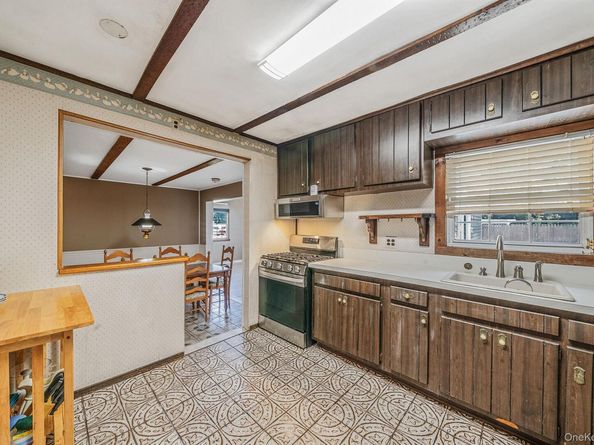 730 Spur Drive N, Bay Shore NY 11706