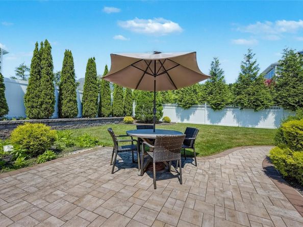 4 Lilac Lane, Ridge NY 11961