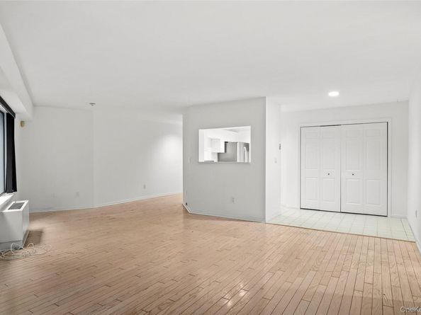 24 Ray Place 24, Scarsdale NY 10583