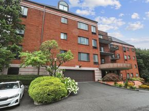 24 Ray Place 24, Scarsdale NY 10583