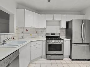 24 Ray Place 24, Scarsdale NY 10583