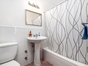 60-11 Broadway 3L, Woodside NY 11377