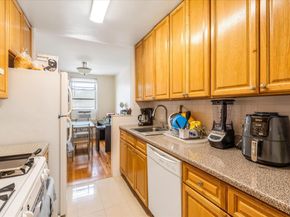 60-11 Broadway 3L, Woodside NY 11377