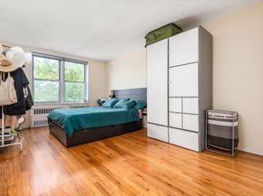 60-11 Broadway 3L, Woodside NY 11377