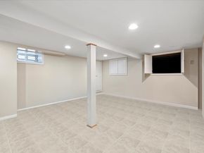 189 N Windhorst Avenue, Bethpage NY 11714