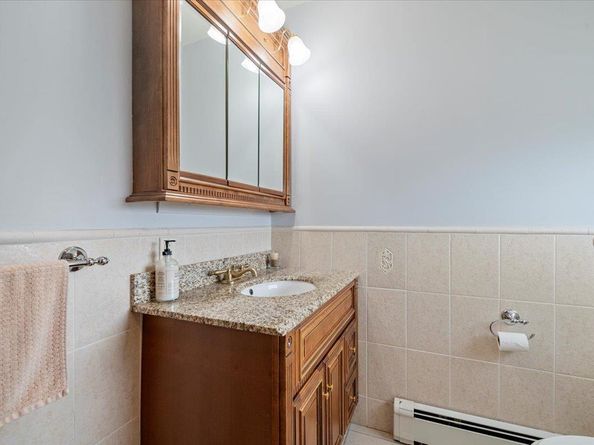 189 N Windhorst Avenue, Bethpage NY 11714