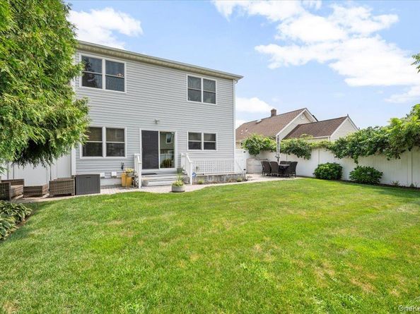 189 N Windhorst Avenue, Bethpage NY 11714