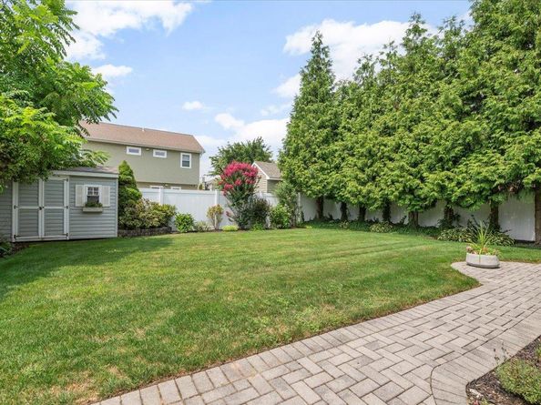 189 N Windhorst Avenue, Bethpage NY 11714