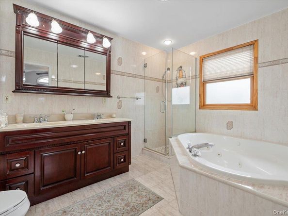 189 N Windhorst Avenue, Bethpage NY 11714