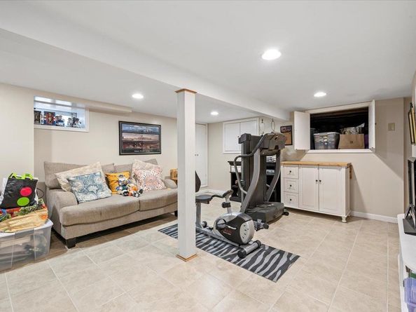 189 N Windhorst Avenue, Bethpage NY 11714