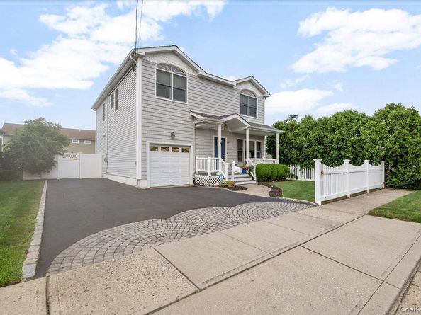 189 N Windhorst Avenue, Bethpage NY 11714