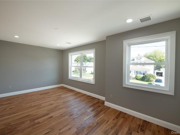 176 HIllsboro Avenue, Elmont NY 11003