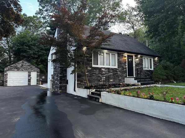 18 Davis Street, Melville NY 11747