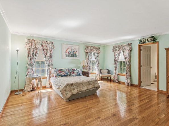 4 Springview Court, East Patchogue NY 11772
