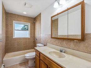 19 Dakota Street, Hicksville NY 11801