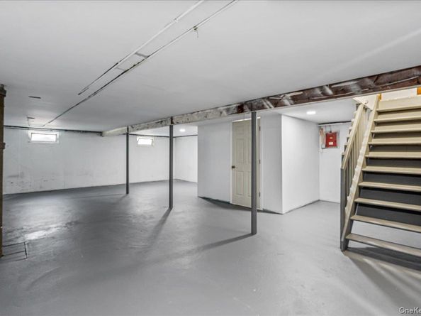 19 Dakota Street, Hicksville NY 11801