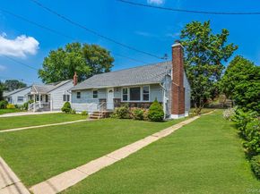 19 Dakota Street, Hicksville NY 11801