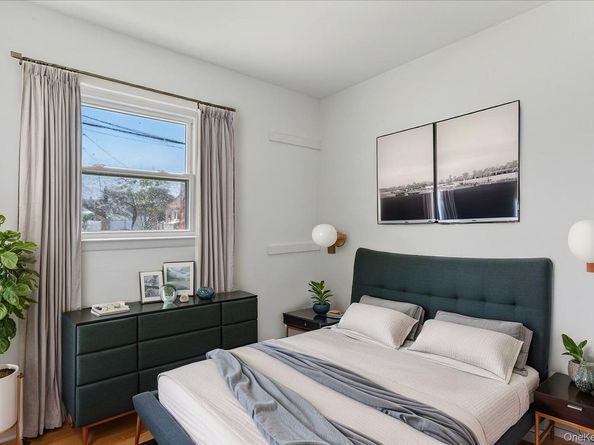 19 Dakota Street, Hicksville NY 11801